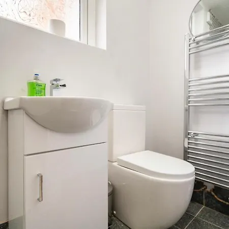 Luxury Flat In Moseley With Free Parking *