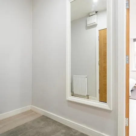 Luxury Flat In Moseley With Free Parking *